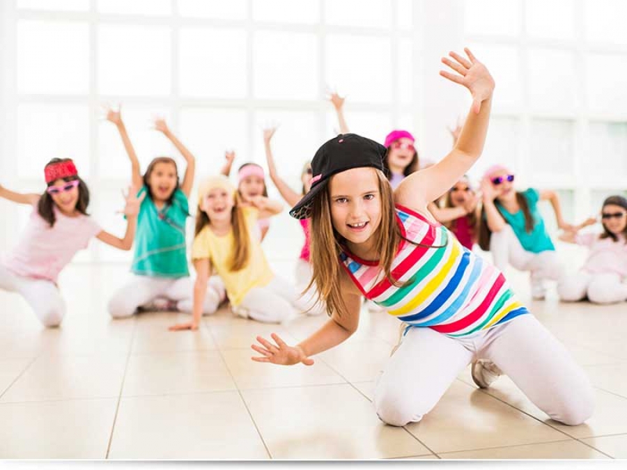 С какого возраста отдавать ребенка на танцы?