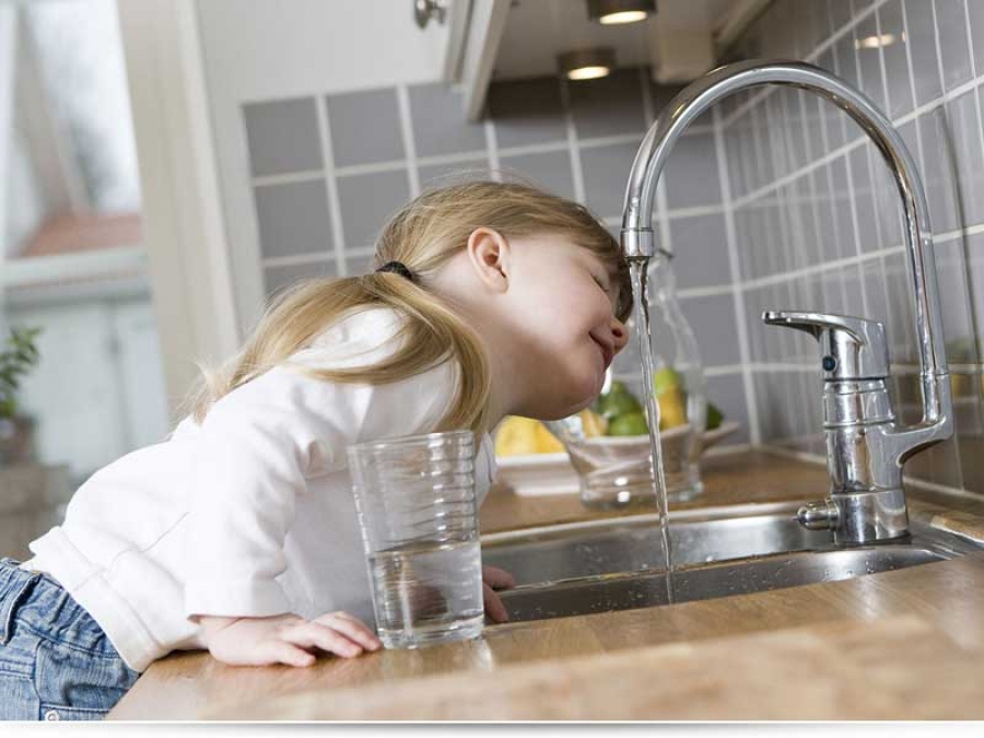 Ребенок постоянно пьет воду